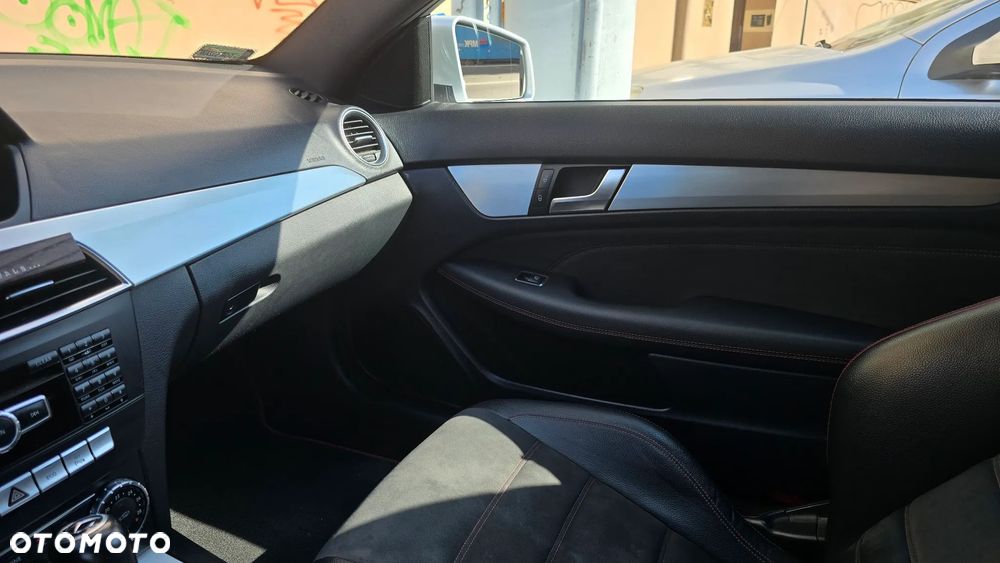 Mercedes-Benz Klasa C 220 (BlueTEC) d BlueEffICIENCY Edition 7G-TRONIC - 3