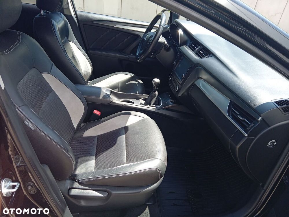 Toyota Avensis - 10