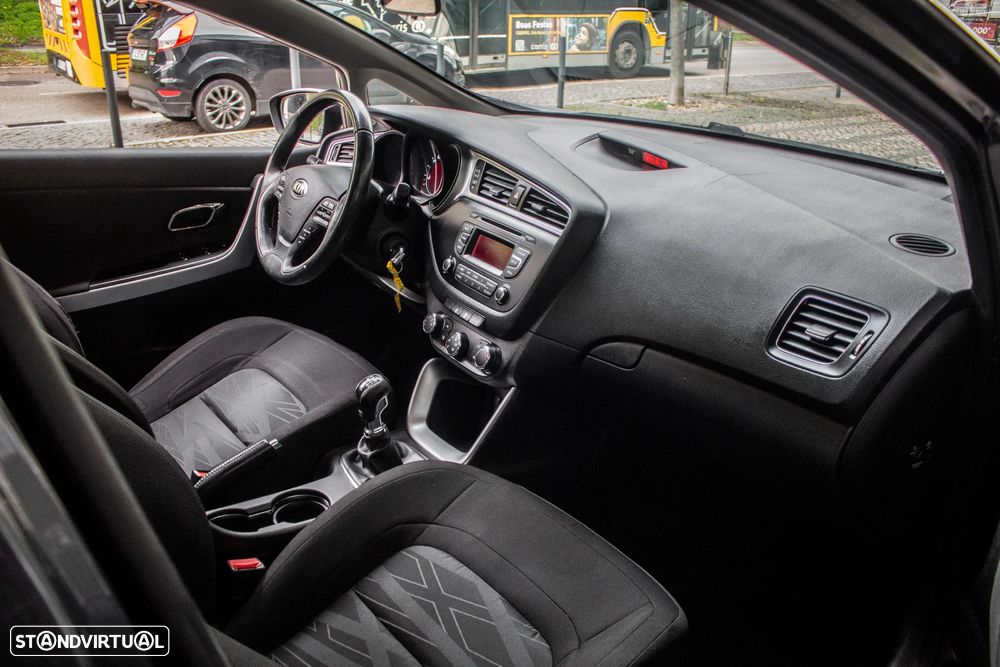 Kia Ceed SW 1.6 CRDi LX - 22