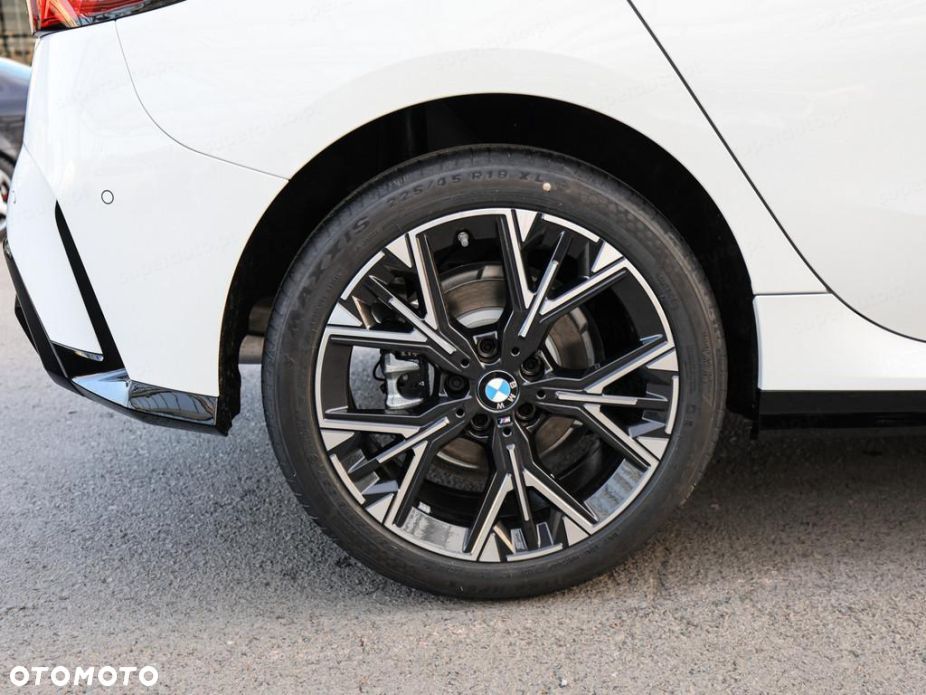 BMW Seria 1 120 mHEV - 17