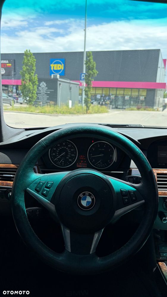 BMW Seria 5 550i - 19