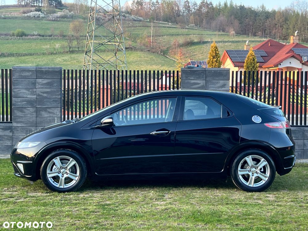 Honda Civic 1.4 i-VTEC Sport Black Edition - 9