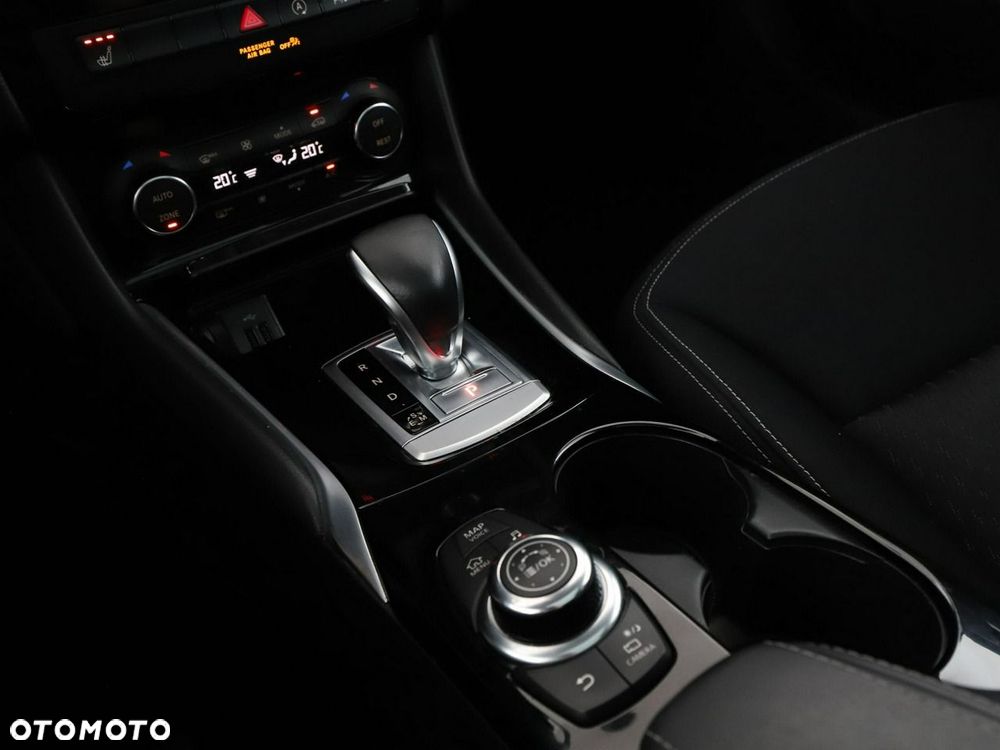 Infiniti QX30 2.0t DCT AWD Luxe Tech - 29