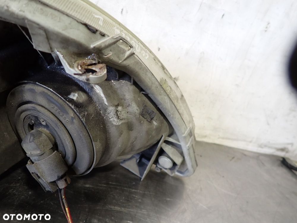 LAMPA LEWA PRZEDNIA TOYOTA COROLLA E12 - 8