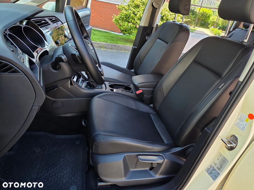 Volkswagen Touran 2.0 TDI SCR DSG Trendline - 29