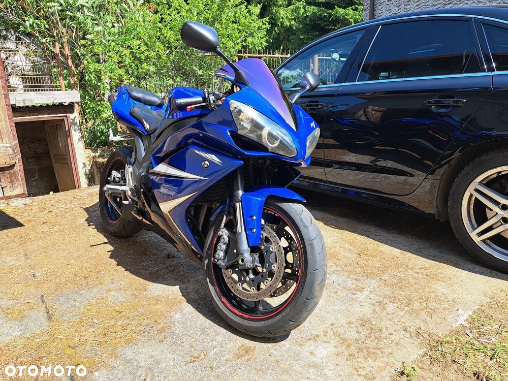 Yamaha R1 - 2