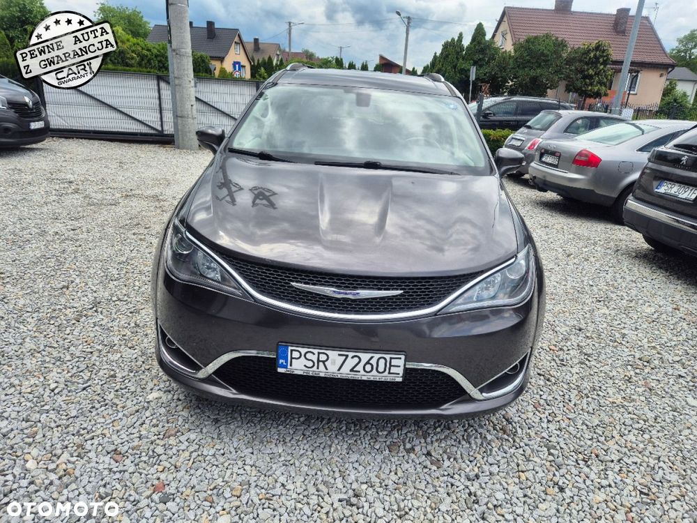 Chrysler Pacifica - 3