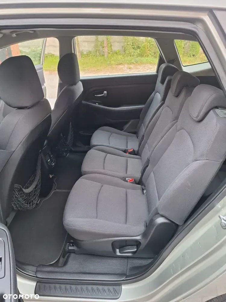 Kia Carens 1.6 GDI XL 7os EU6 - 9