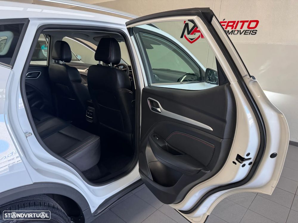 MG ZS Standard Luxury - 23