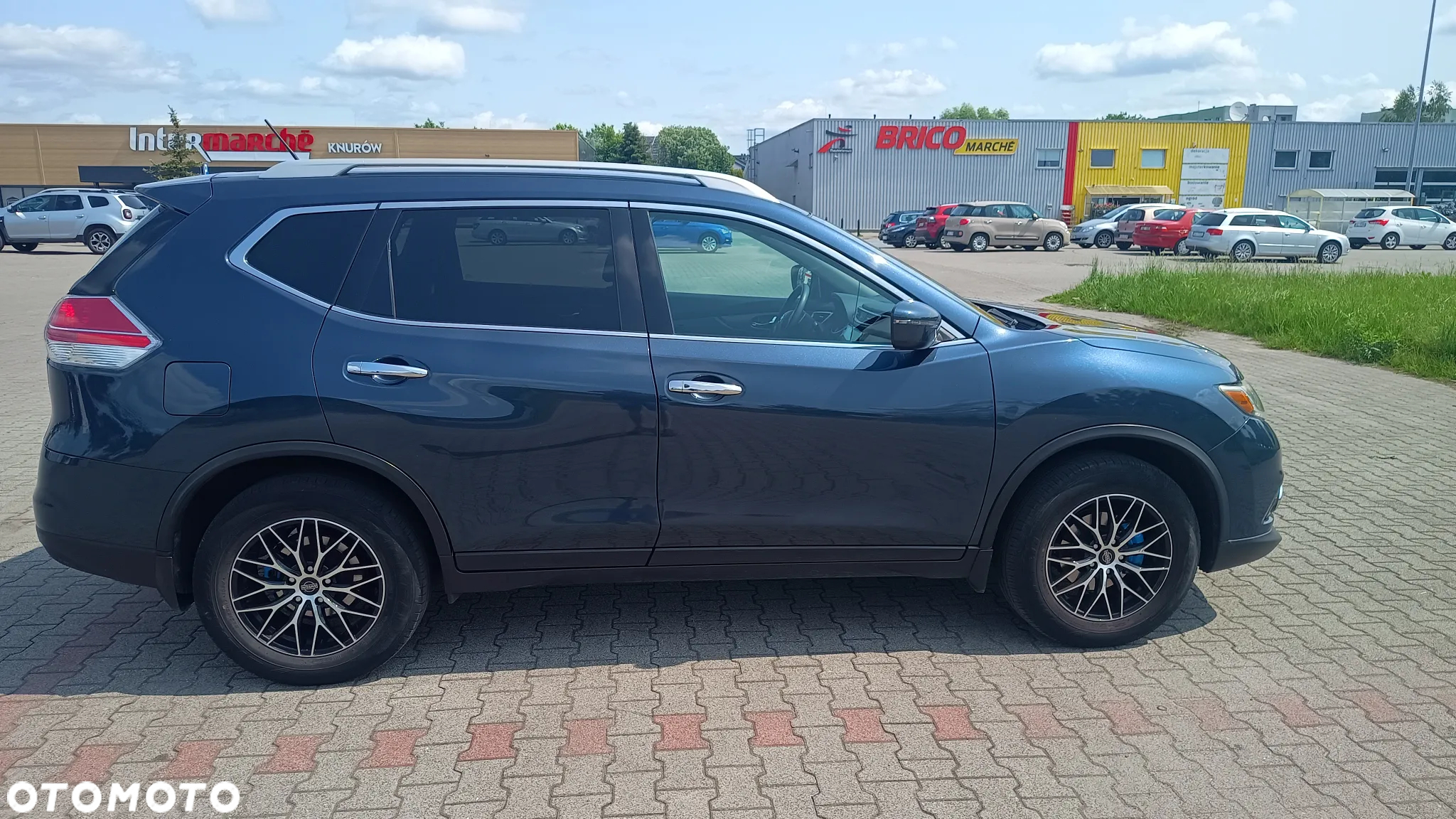 Nissan Rogue - 4