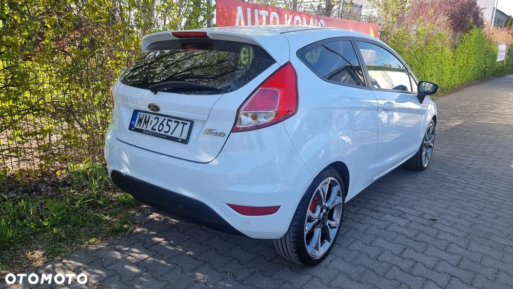 Ford Fiesta 1.5 TDCi Ambiente - 32