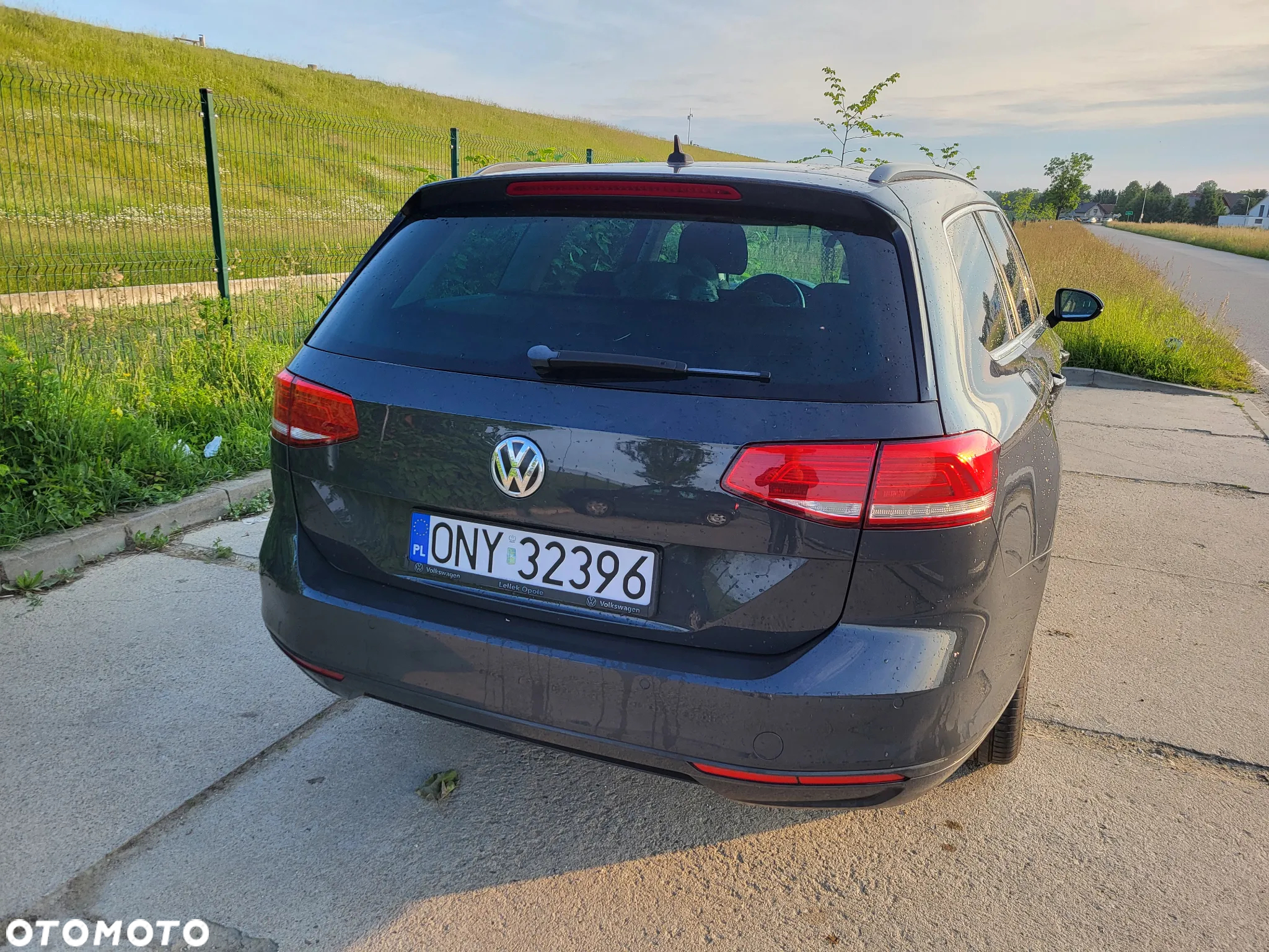 Volkswagen Passat - 4