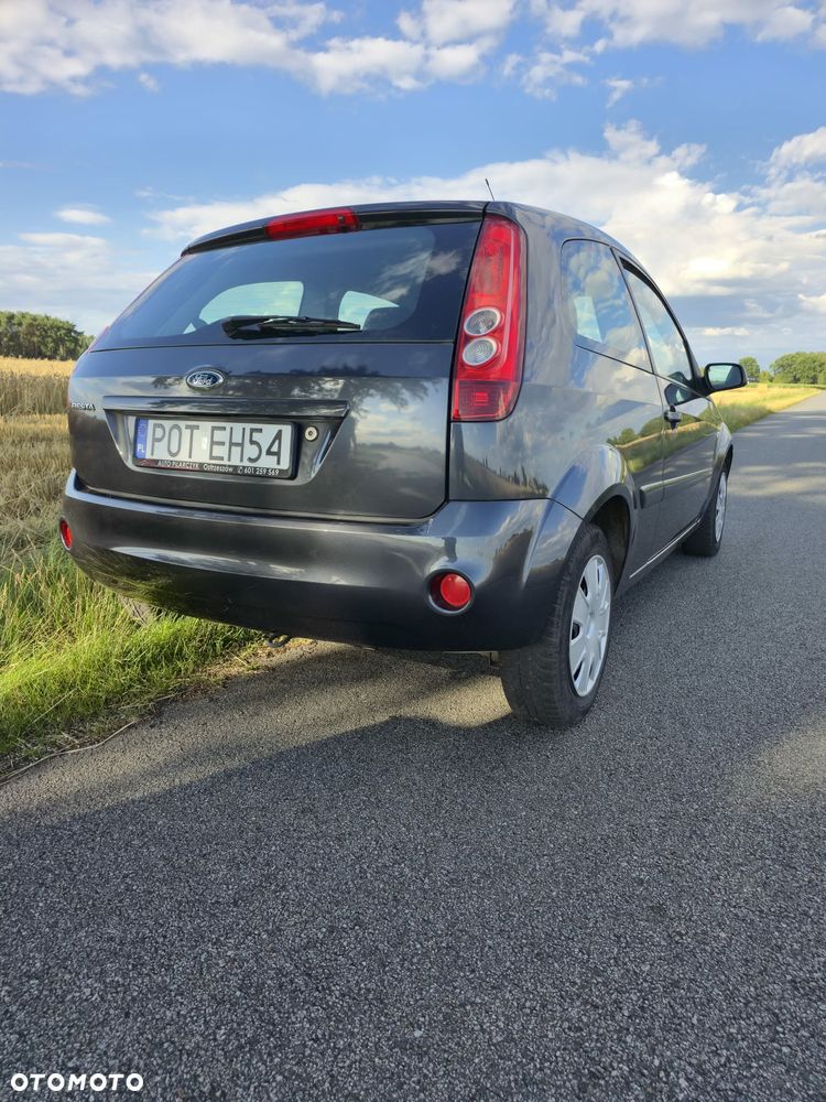 Ford Fiesta 1.3 Trend - 8