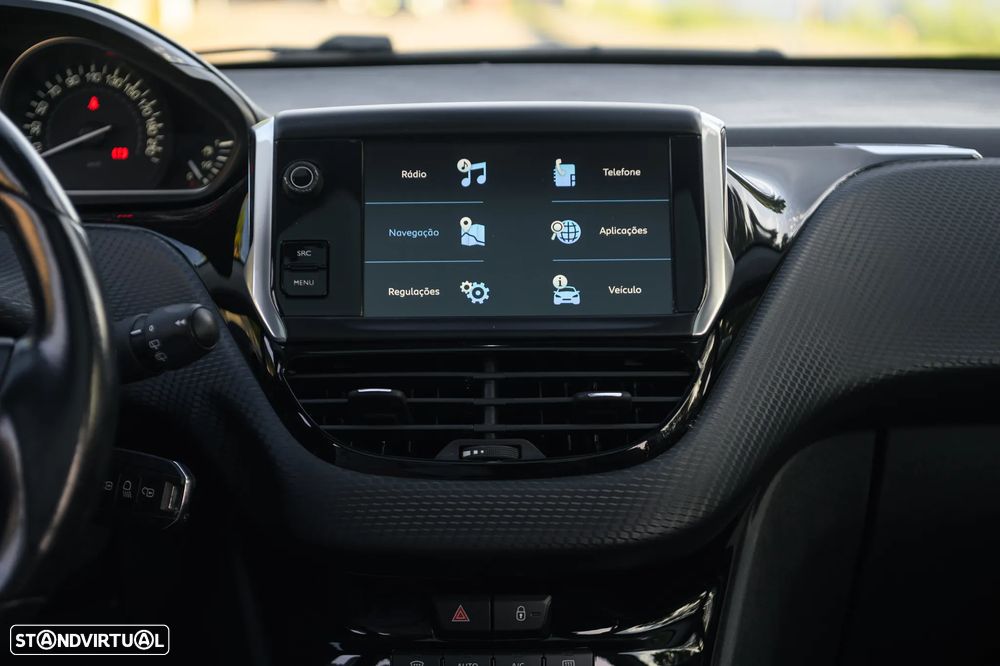 Peugeot 2008 1.2 PureTech Allure EAT6 - 18