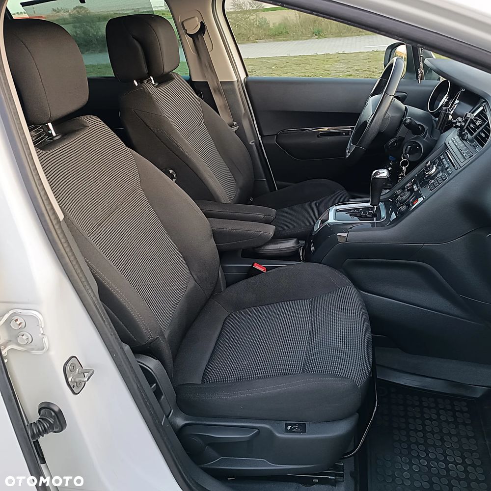 Peugeot 5008 2.0 HDi Premium + - 29