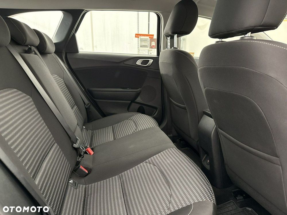 Kia Ceed - 24