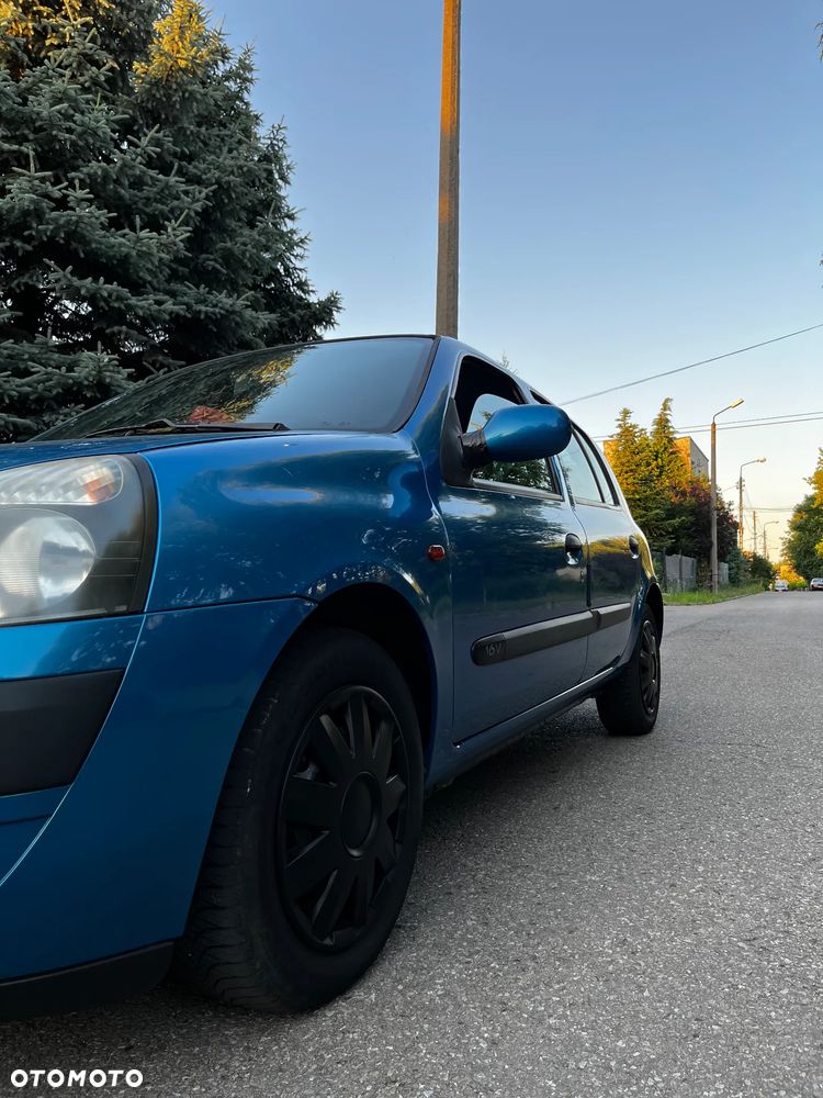 Renault Clio - 8