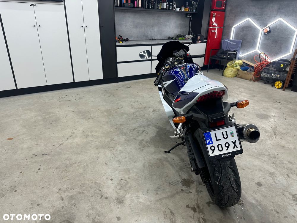 Suzuki GSX-R - 10
