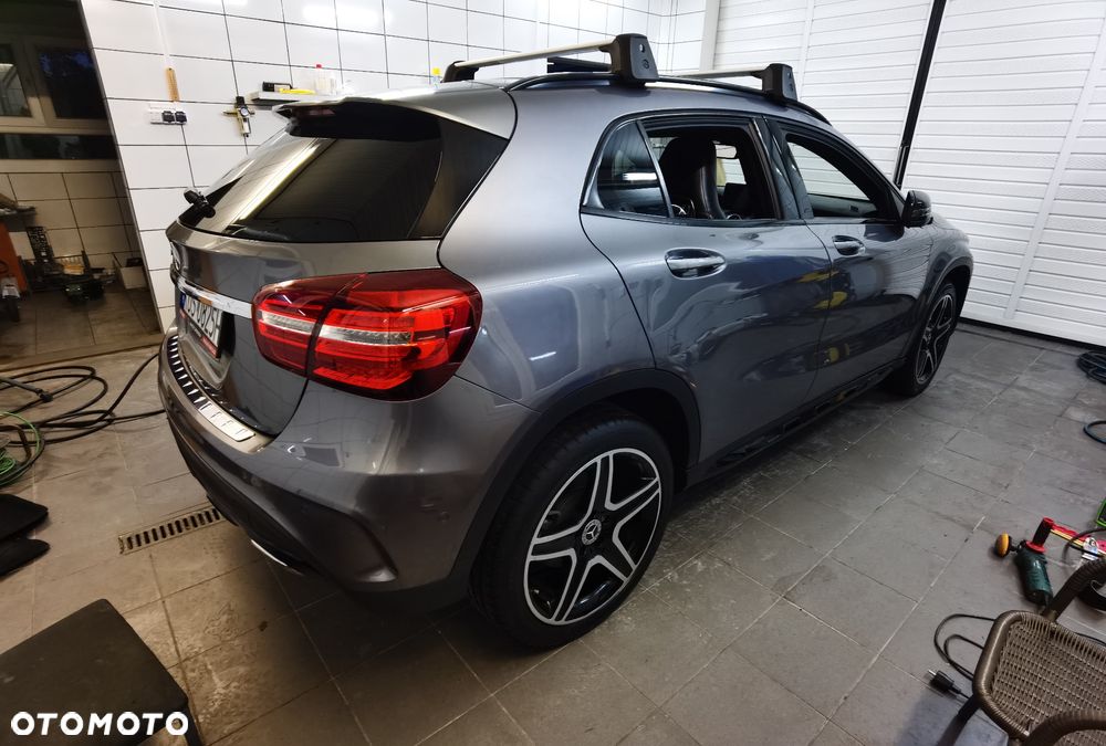 Mercedes-Benz GLA 200 7G-DCT AMG Line - 11