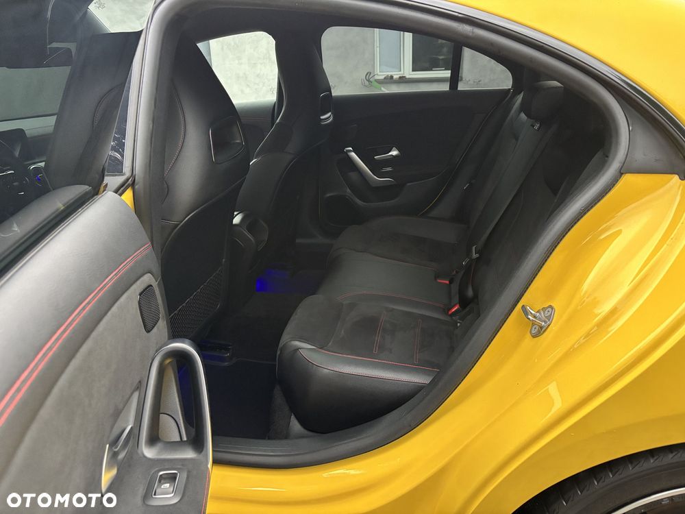 Mercedes-Benz CLA 220 4-Matic AMG Line 7G-DCT - 20