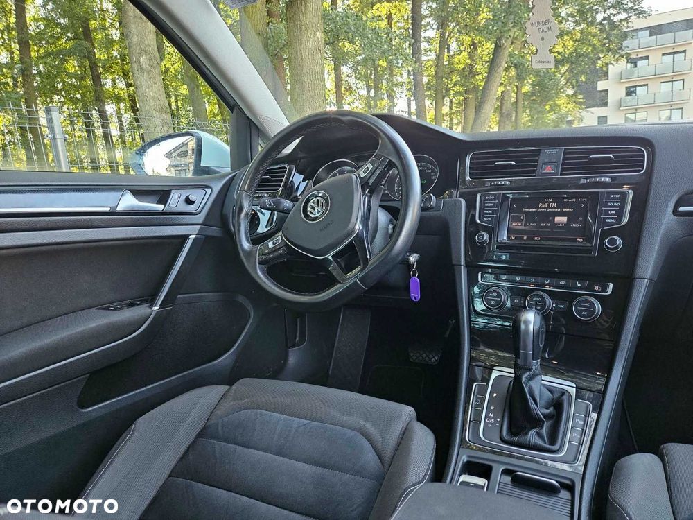Volkswagen Golf - 6