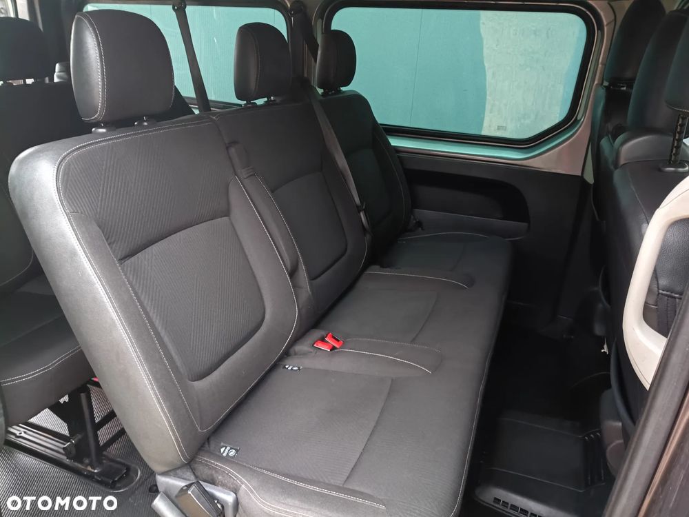 Renault Trafic Grand 2.0 dCi EDC - 11