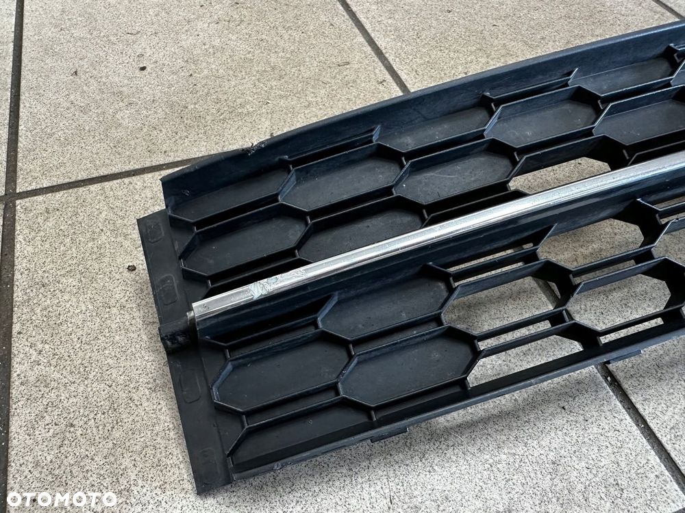 KRATKA ZDERZAKA SKODA OCTAVIA III LIFT 5E0853677M - 2
