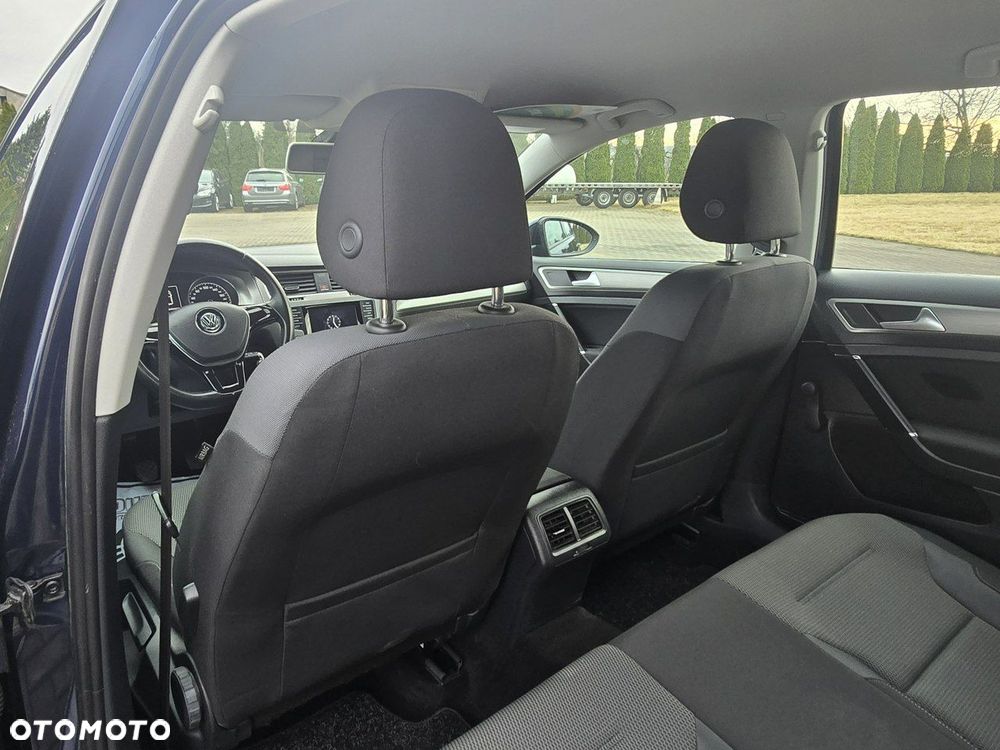 Volkswagen Golf - 20