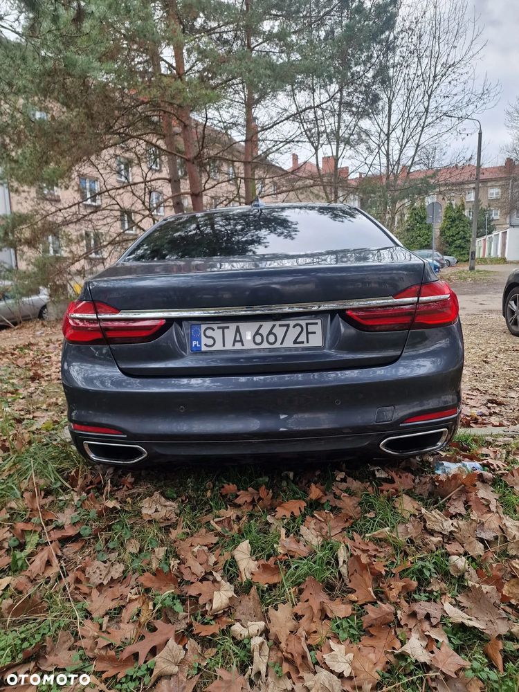 BMW Seria 7 750i - 7