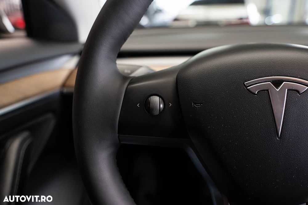 Tesla Model 3 - 15