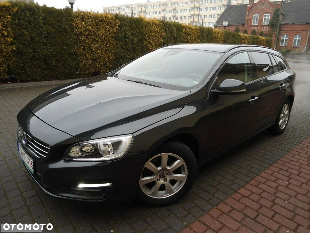 Volvo V60 D2 Momentum - 2