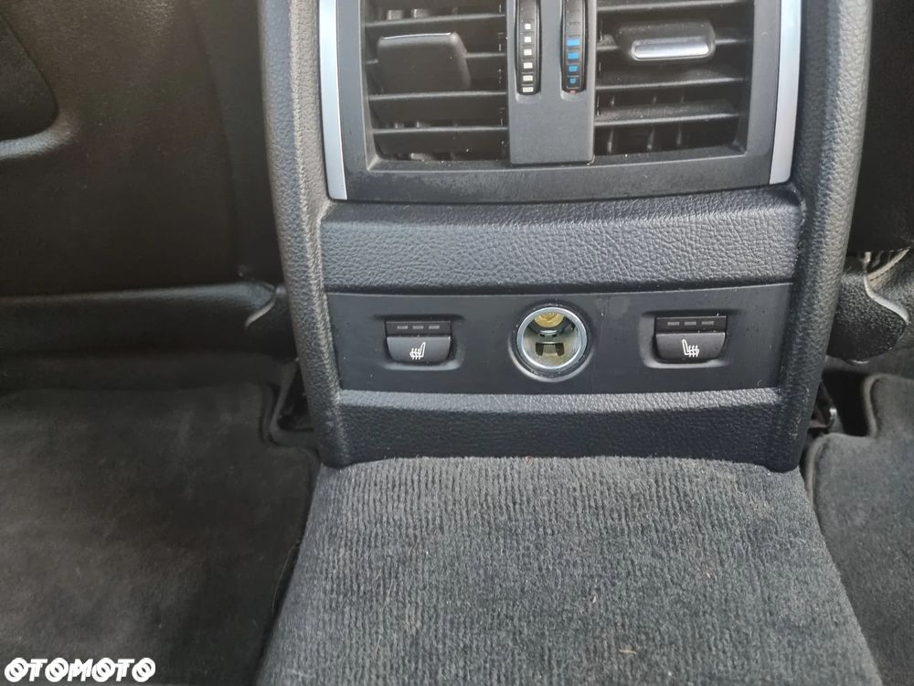 BMW Seria 3 330e iPerformance Luxury Line - 13