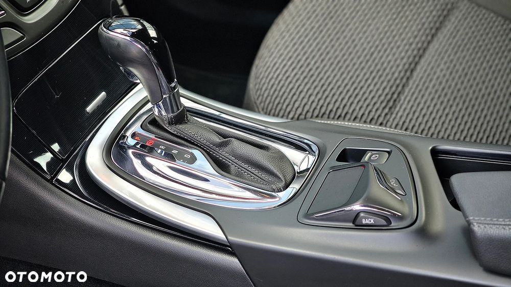Opel Insignia - 18