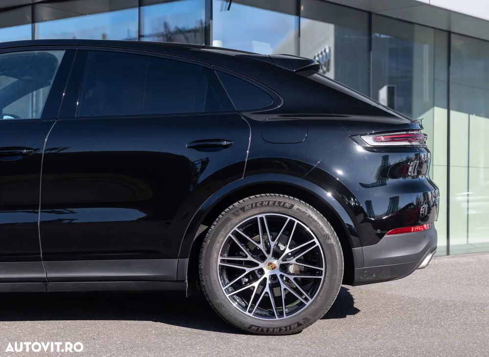 Porsche Cayenne Coupe E-Hybrid - 4