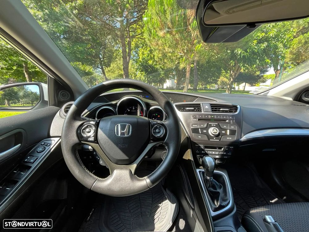 Honda Civic Tourer 1.6 i-DTEC Elegance - 4