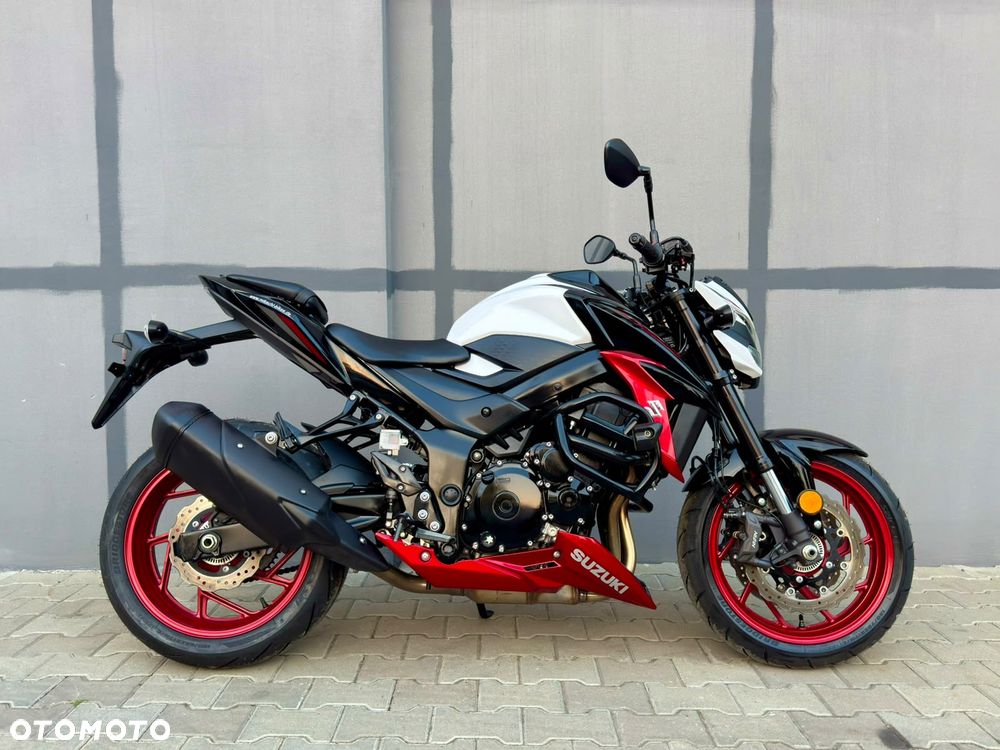 Suzuki GSX - 3