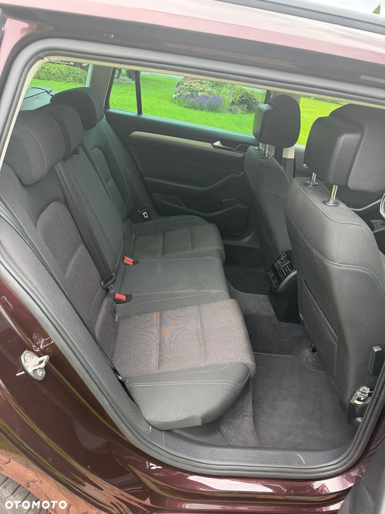 Volkswagen Passat 2.0 TDI SCR DSG Comfortline - 14
