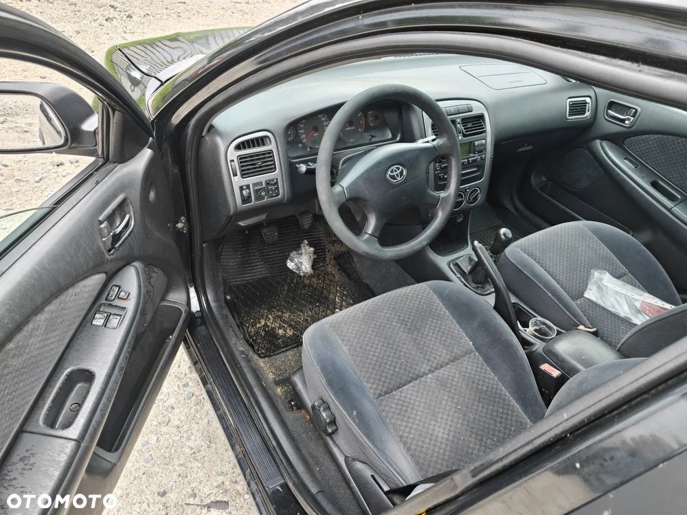 Toyota Avensis - 9