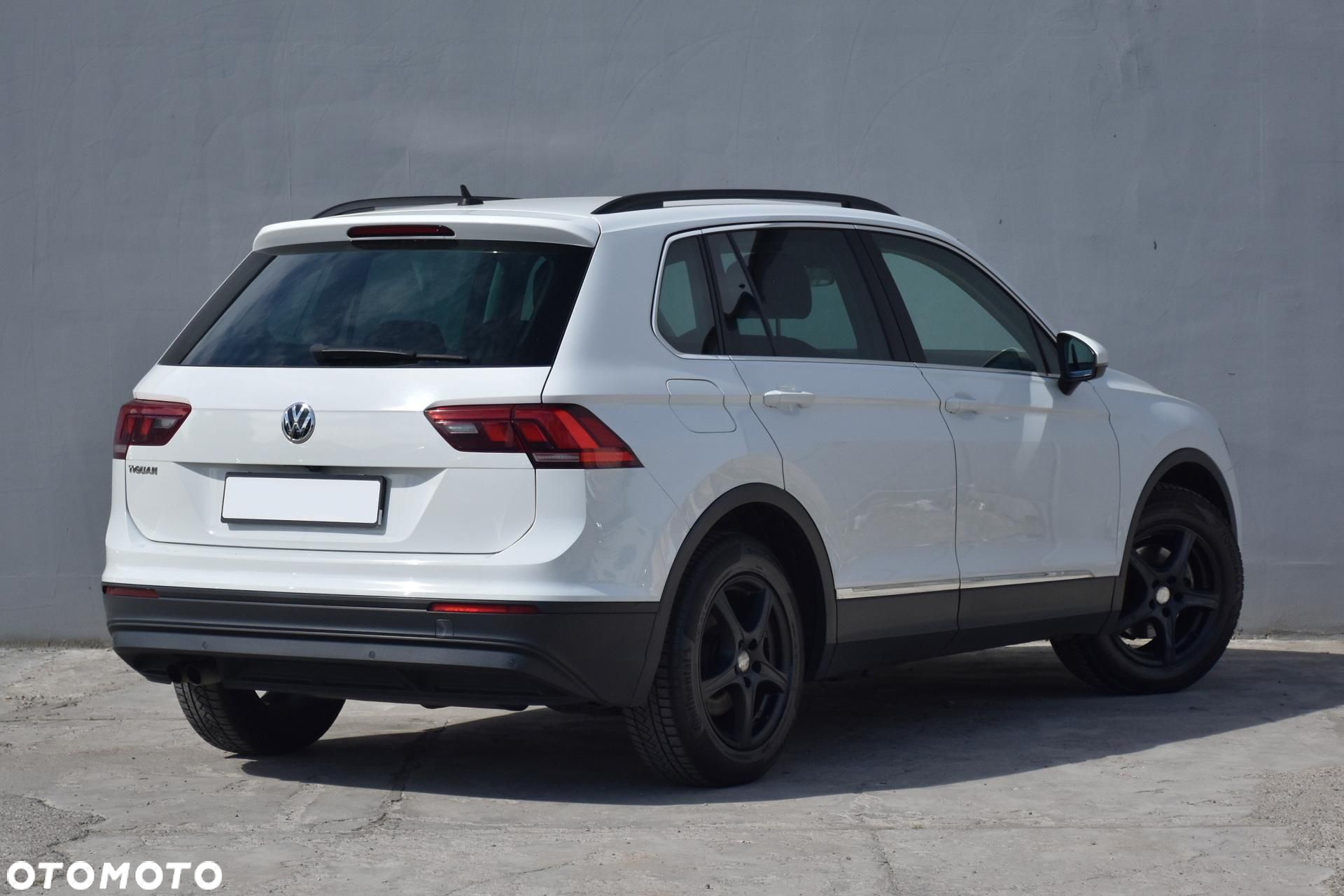 Volkswagen Tiguan - 4