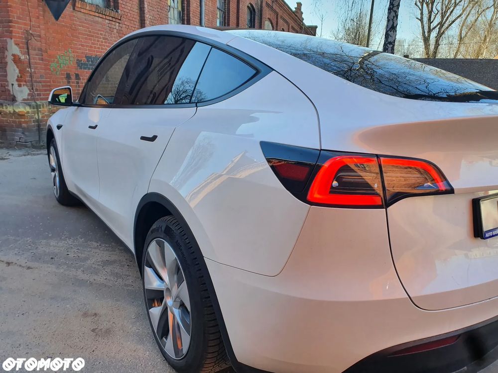 Tesla Model Y Long Range RWD - 5