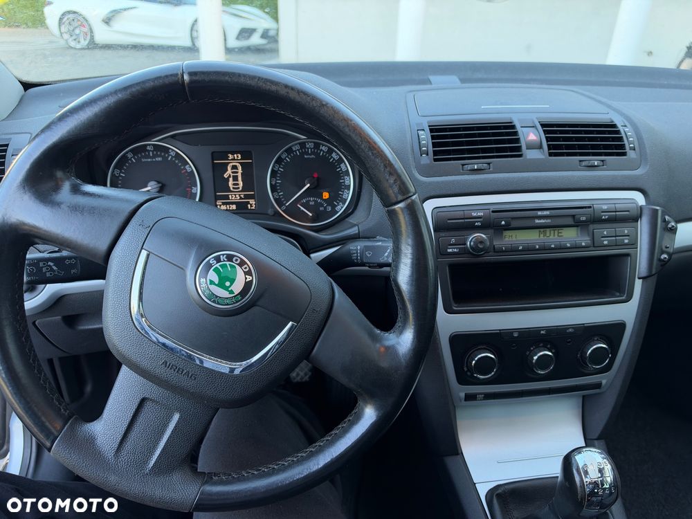 Skoda Octavia 1.8 TSI IMPULS EDITION - 10