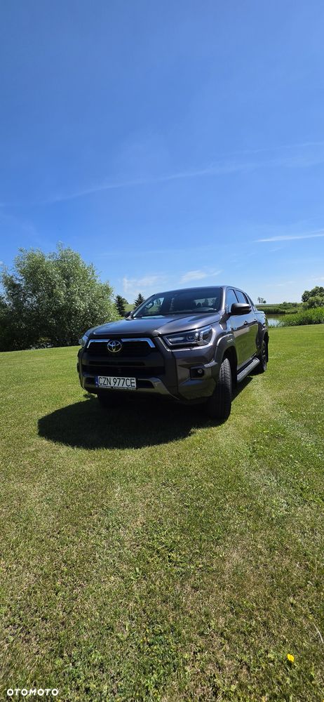 Toyota Hilux - 1