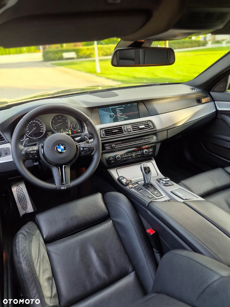 BMW Seria 5 523i Sport-Aut - 21