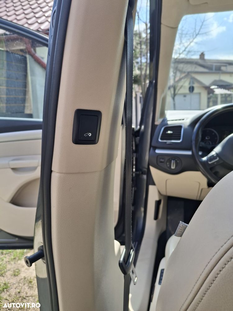 Volkswagen Sharan 2.0 TDI DSG Blue Motion Highline - 2