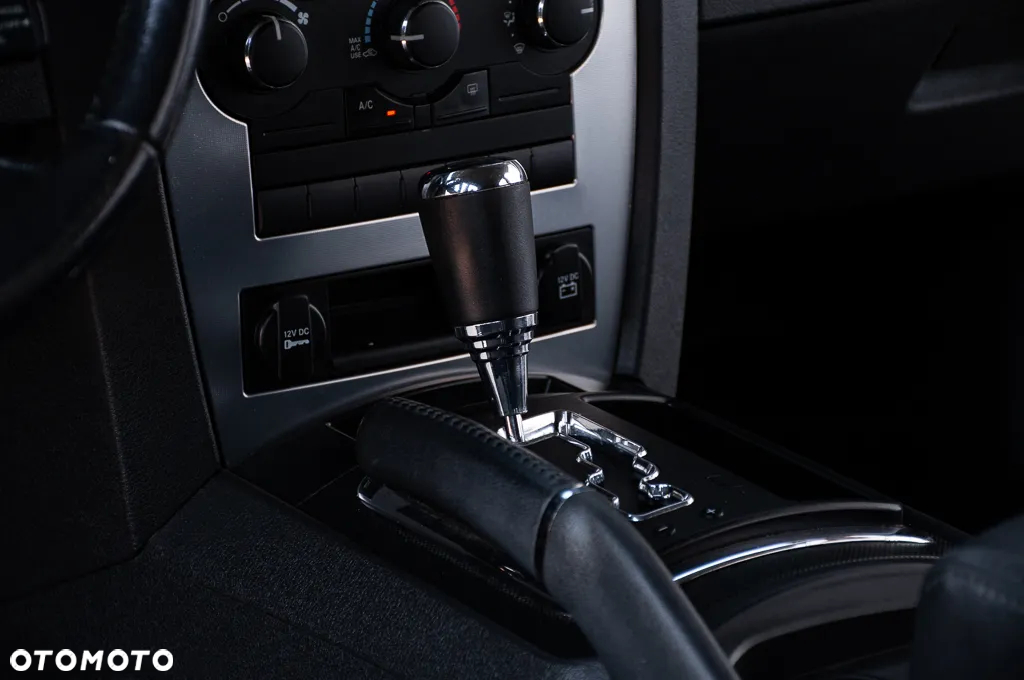 Jeep Commander 3.7 V6 - 40