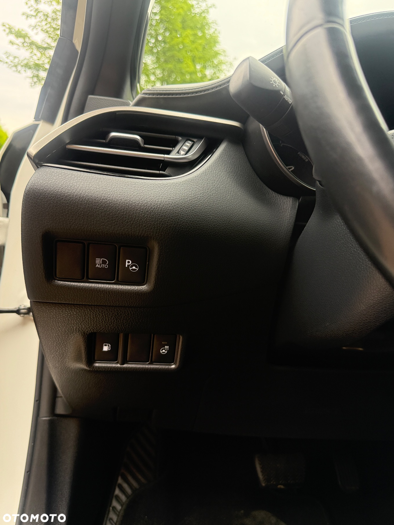 Toyota C-HR Hybrid Style Selection - 20
