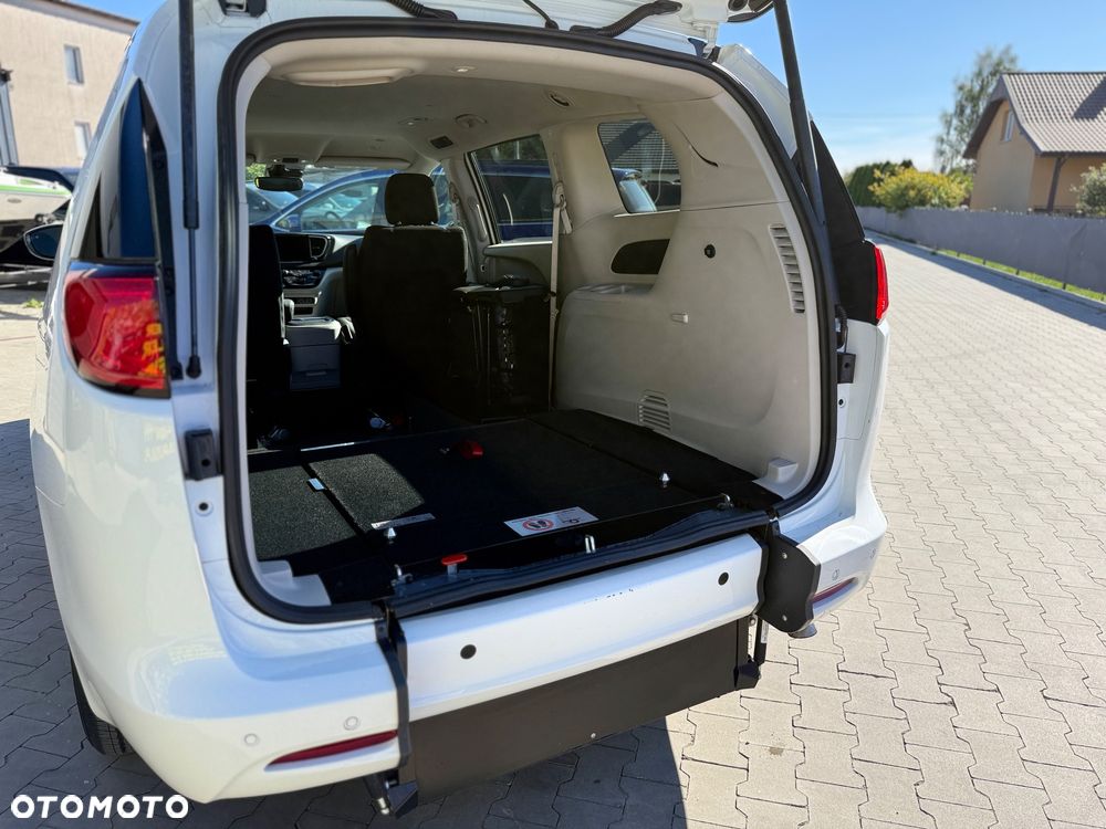 Chrysler Pacifica - 15