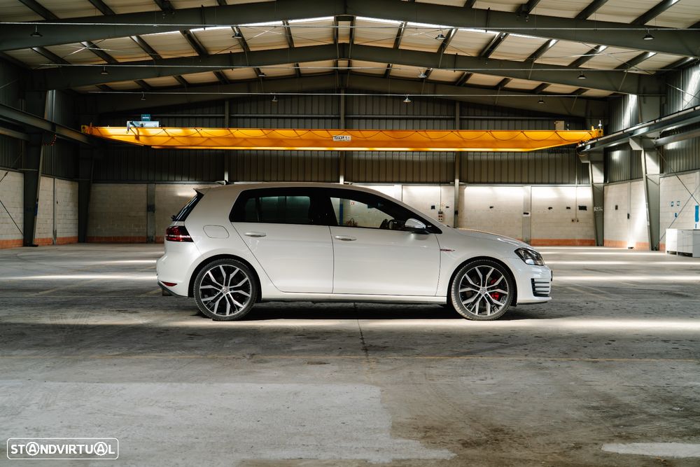 VW Golf GTI Performance BlueMotion DSG - 4