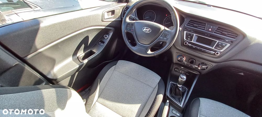 Hyundai i20 1.1 CRDi Comfort - 10