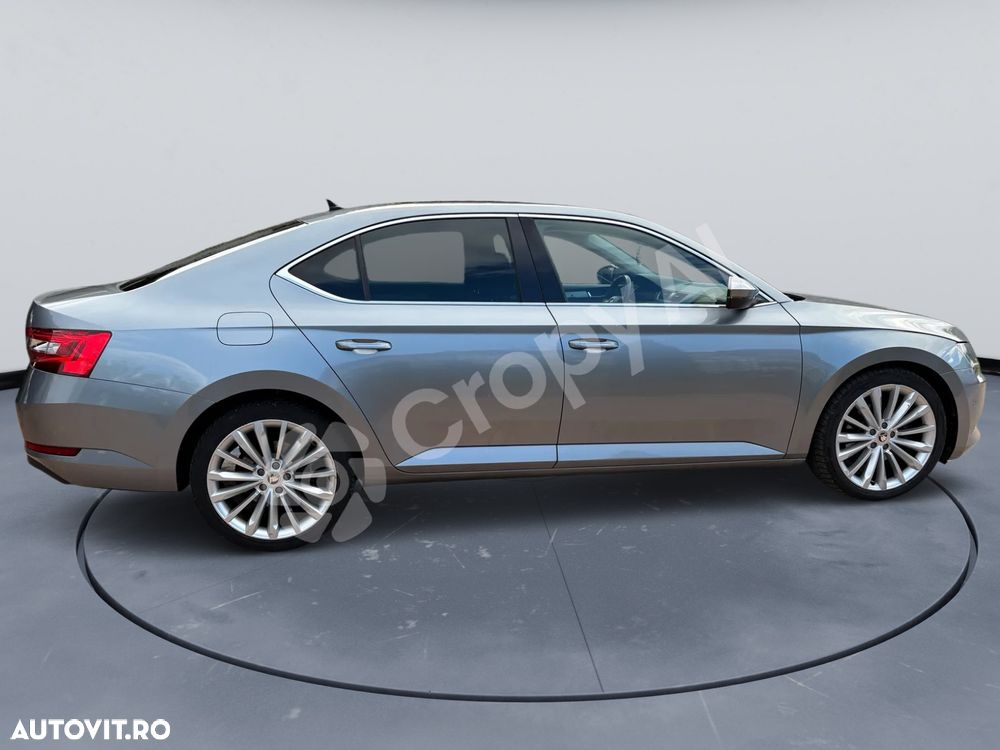 Skoda Superb 2.0 TDI DSG Active - 8